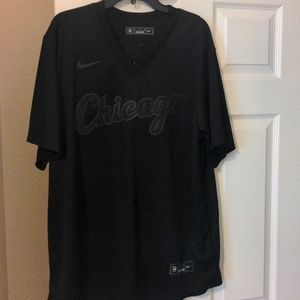 Nike Chicago White Sox v neck jersey